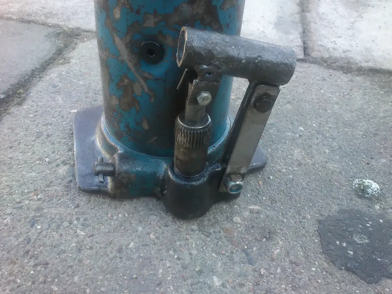 Lewarek hydrauliczny budowa schemat